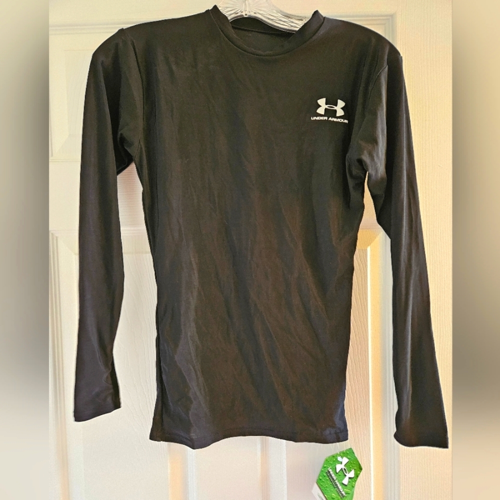 NWT Under Armour Active Wear Shirt Adult Medium